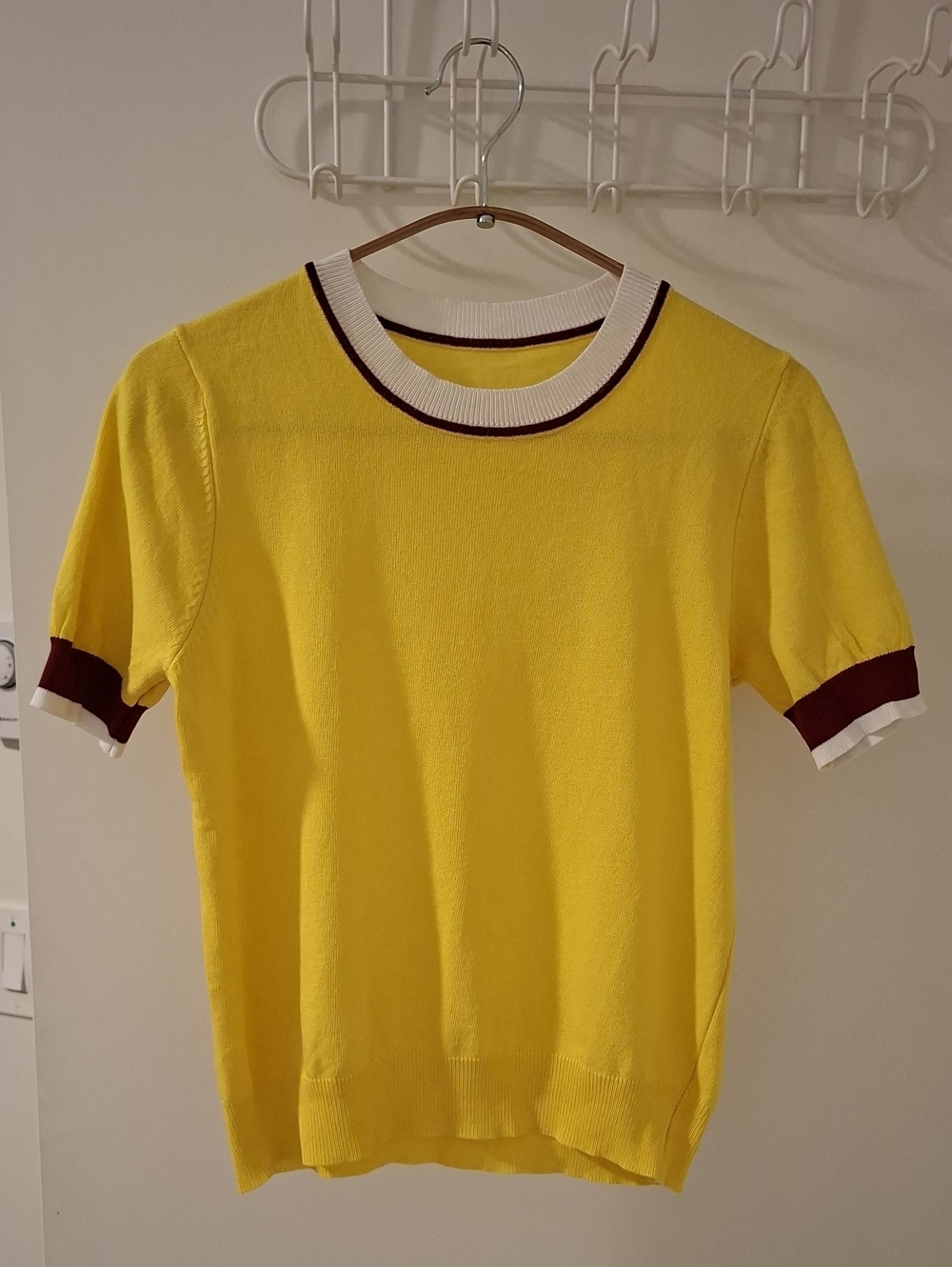 Vibrant/Bold Yellow, Burgundy & White Super Fine Knit Tee/Sweater (Size XS/S)
